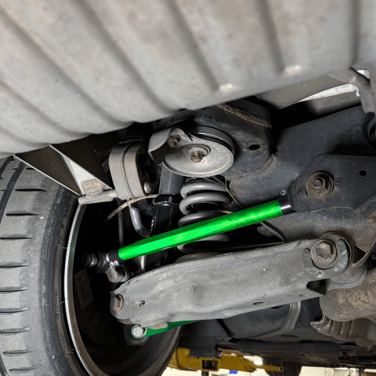 Toe Arm | 320i / 328i / 335i / E90 / E91 / E92 / E93 - SERIALNINE