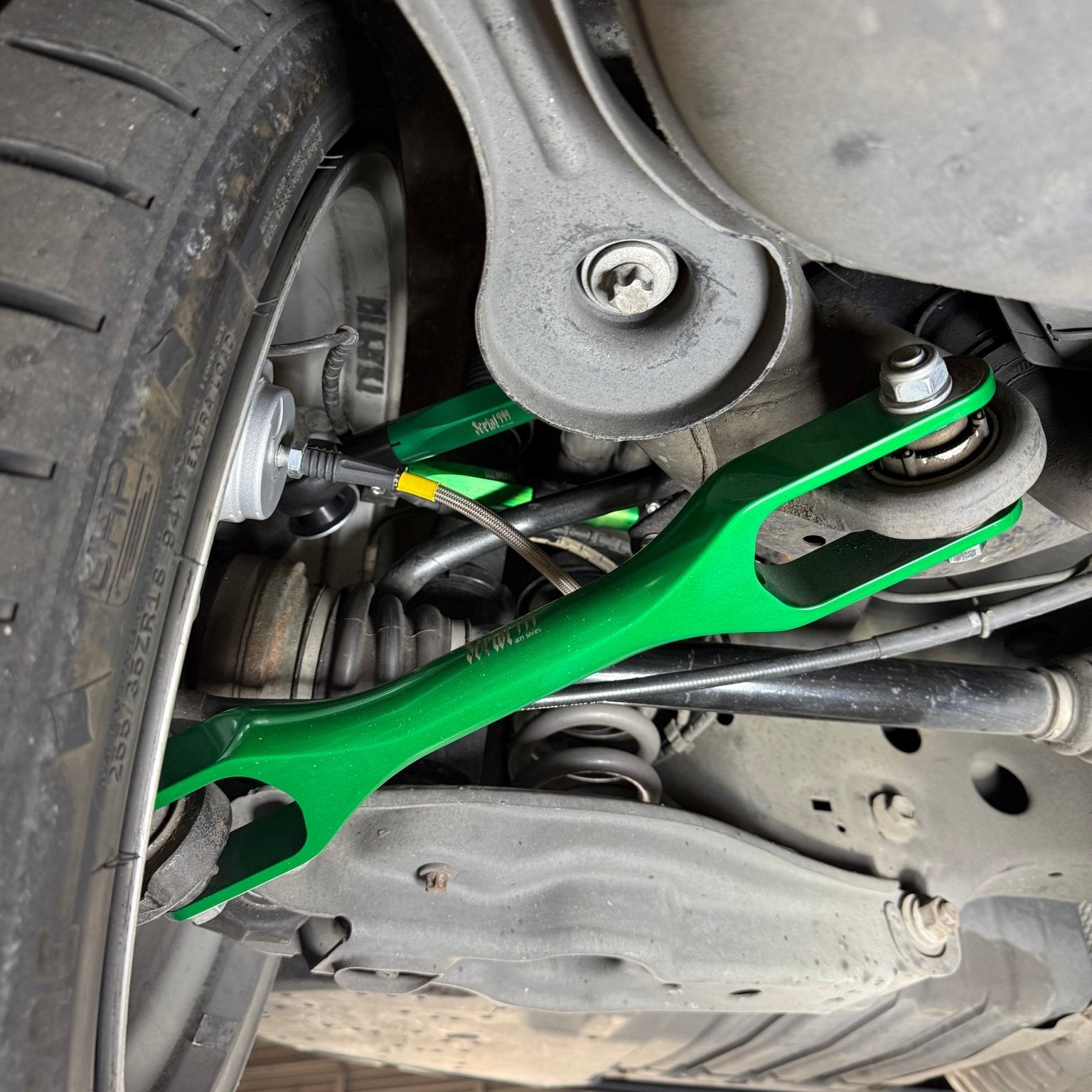 Traction Arm | 320i / 328i / 335i / E90 / E91 / E92 / E93 - SERIALNINE